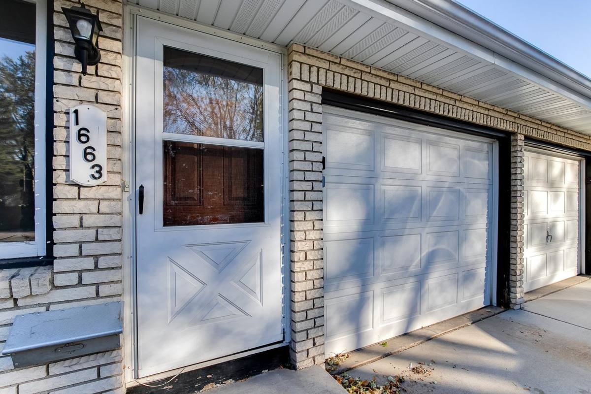 Apartment for rent at 1663 - 1665 Leone Ave E, Saint Paul, MN 55106
