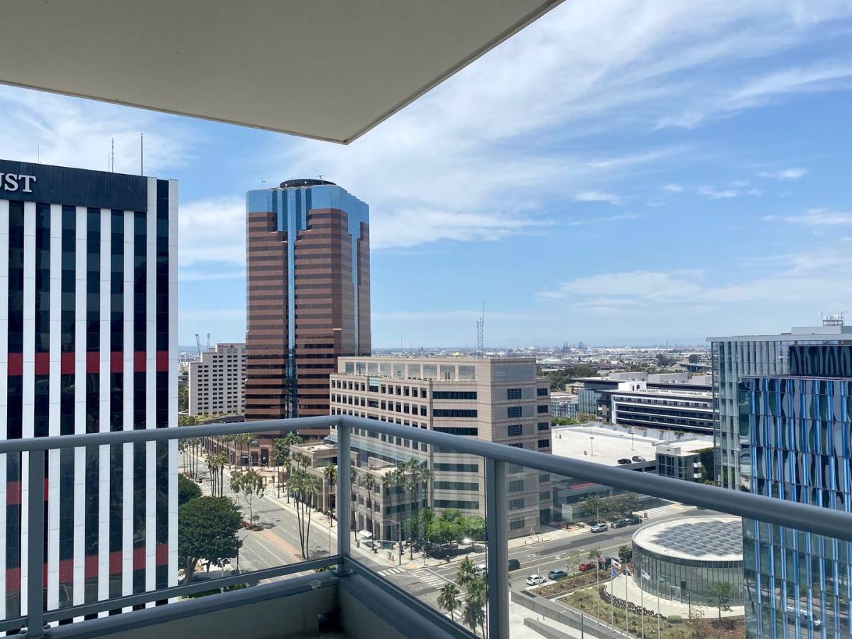 Apartment for rent at 400 W Ocean Blvd #1604, Long Beach, CA 90802