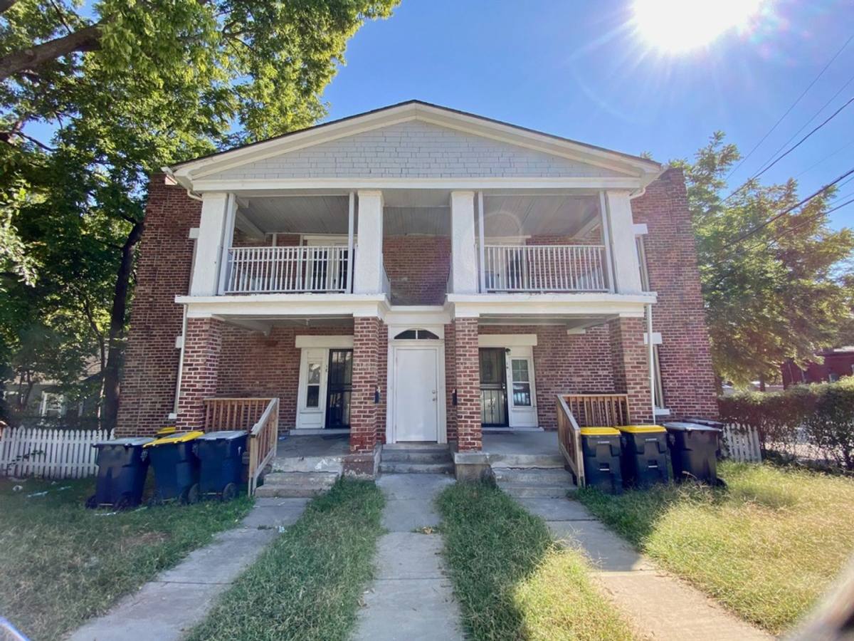 Apartment for rent at 1115 E 41st St, Kansas City, MO 64110