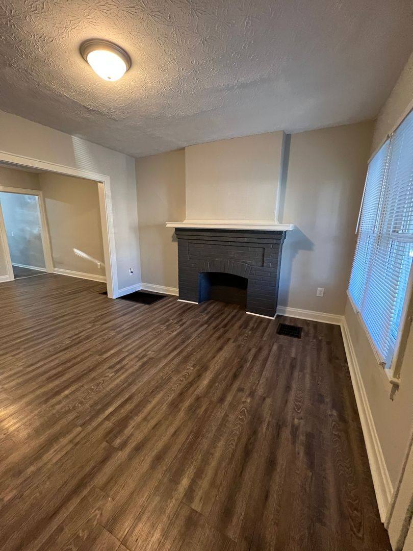 Apartment for rent at 1206-1208 S 22nd St, Columbus, OH 43206