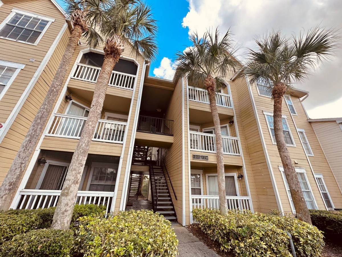 Condo for rent at 1071 S Hiawassee Rd, Orlando, FL 32835