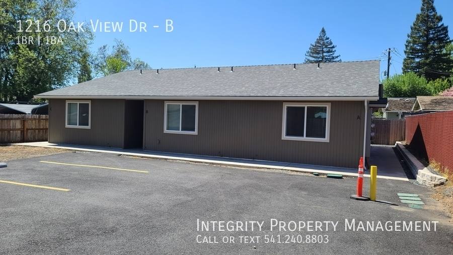 Apartment for rent at 1216 Oak View Dr #B, Grants Pass, OR 97527