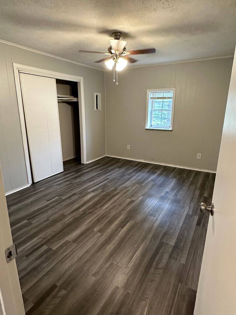 Apartment for rent at 109 Meadowlark Lane, Bluff City, TN 37618