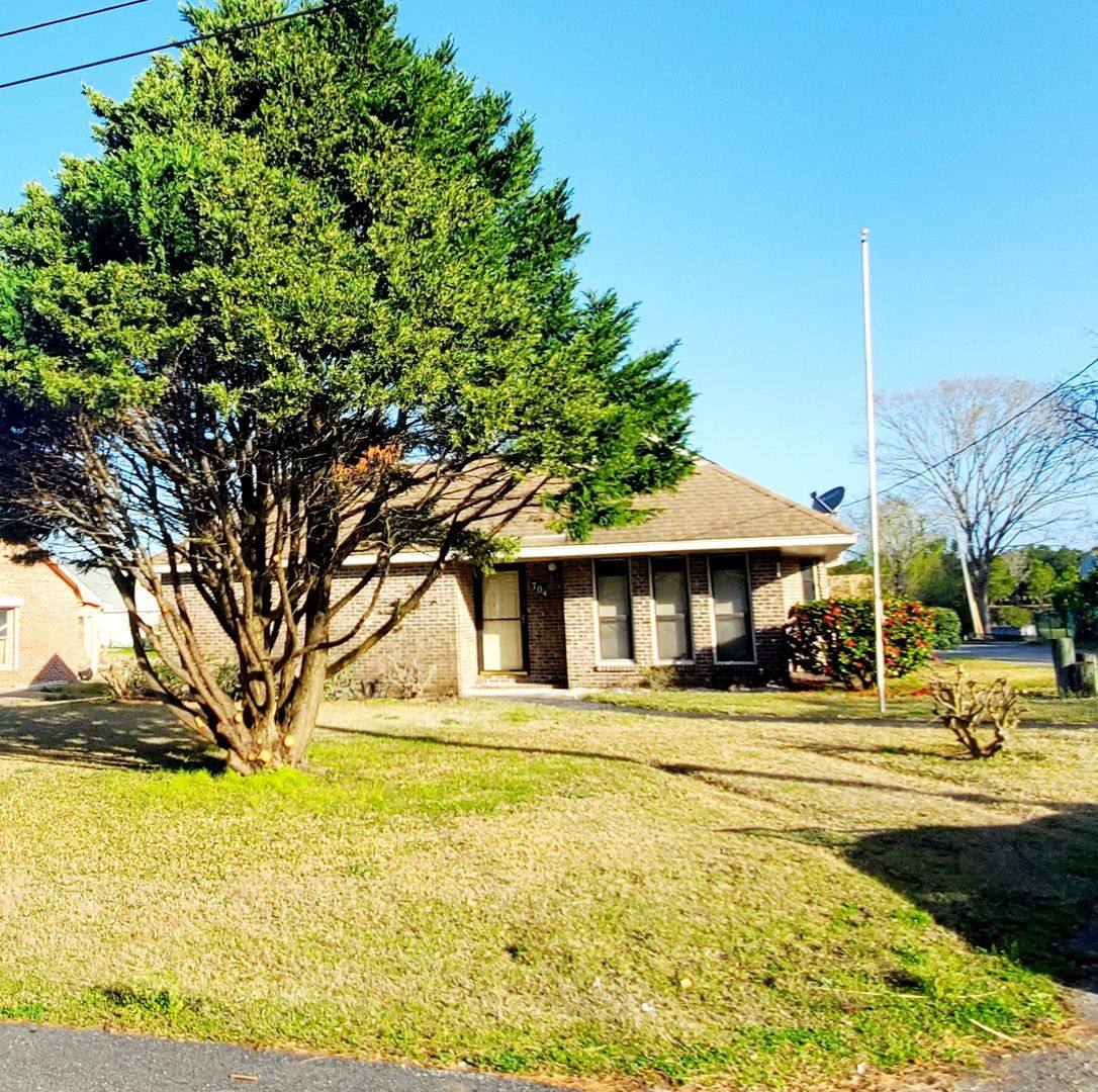 House for rent at 704 Gayle St, North Myrtle Beach, SC 29582