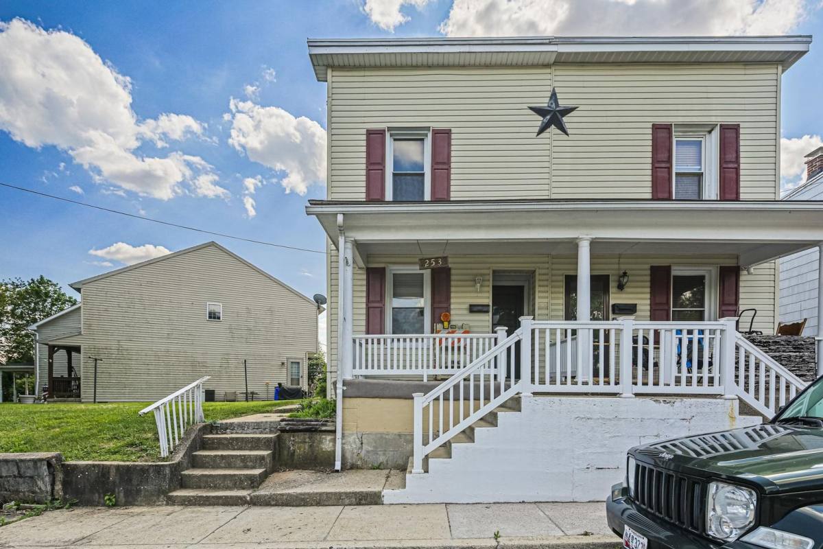 House for rent at 253 E Howard St, Hagerstown, MD 21740