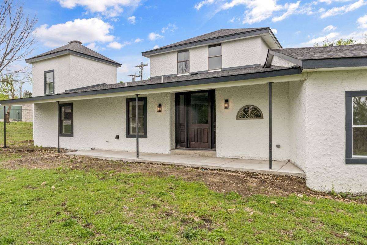 House for rent at 304 N Parvin St, Prosper, TX 75078