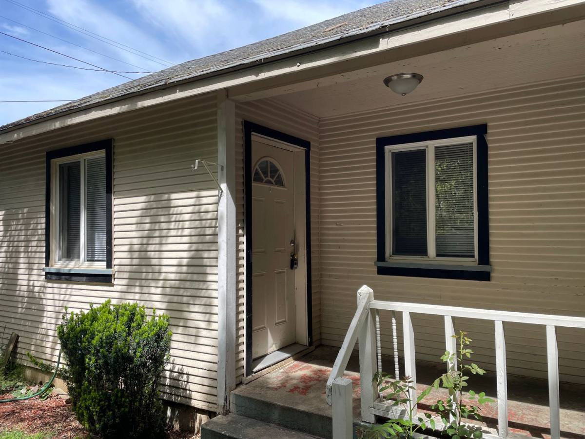 House for rent at 516 Franquette St, Medford, OR 97501