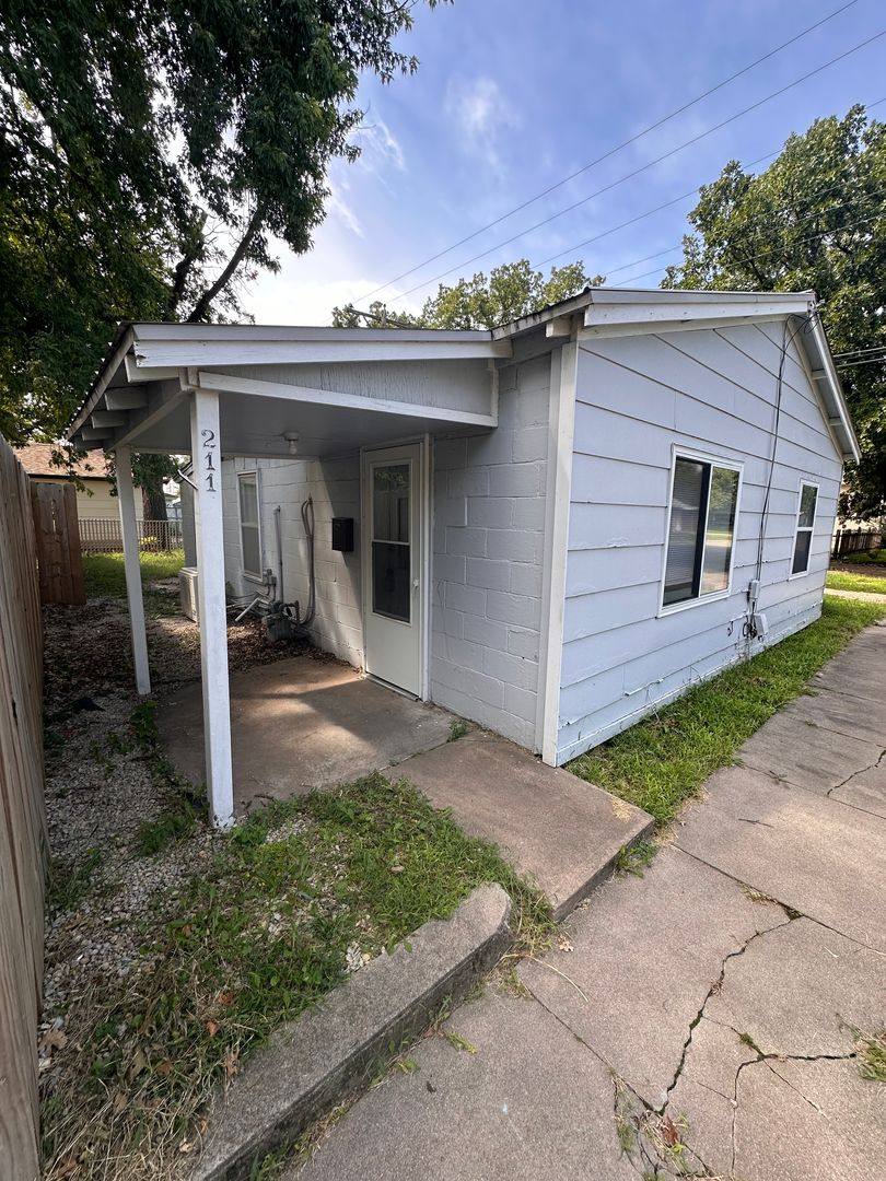 House for rent at 211 W 2nd St, Valley Center, KS 67147
