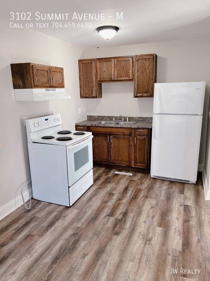 Apartment for rent at 3102 Summit Ave #M, Greensboro, NC 27405