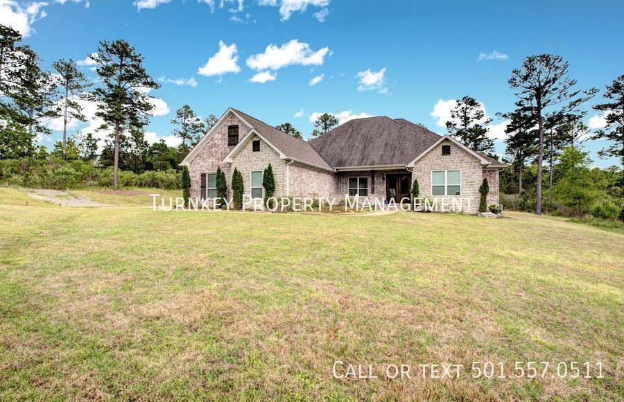 House for rent at 3055 Redrock Rd, Little Rock, AR 72210