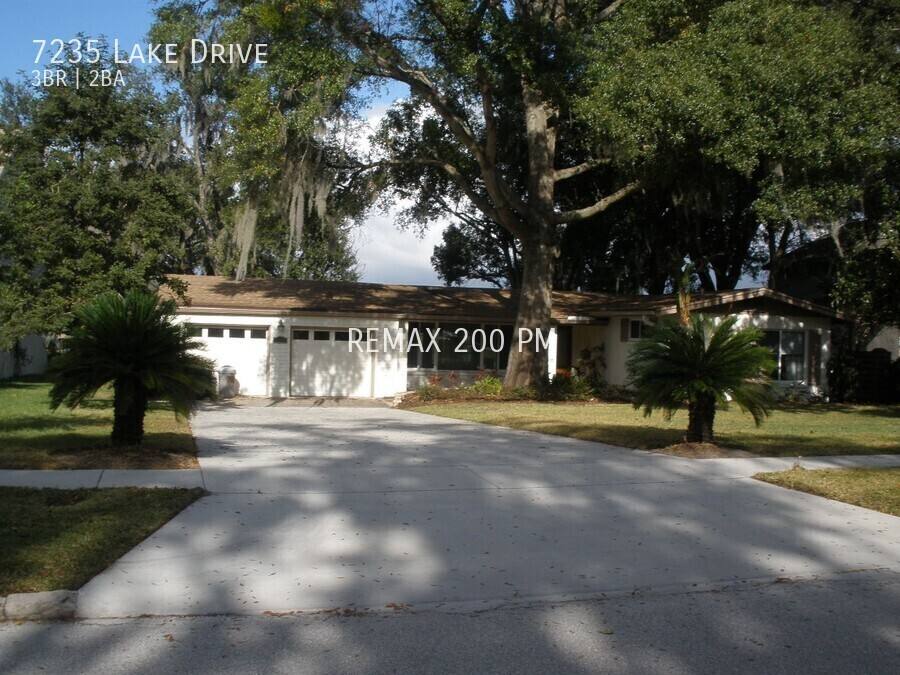 House for rent at 7235 Lake Dr, Orlando, FL 32809