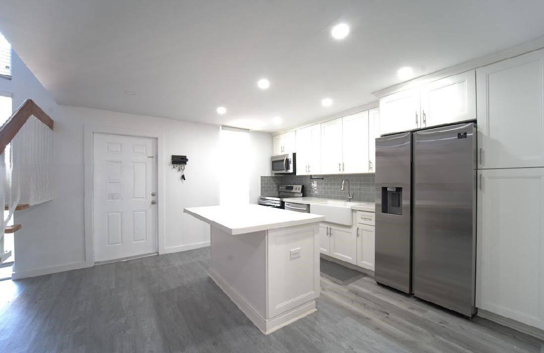 Townhouse for rent at 14145 Kendale Lakes Circle, Miami, FL 33183