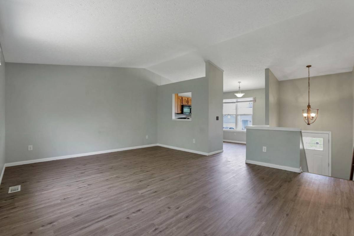 House for rent at 2789 Raphael Dr, Columbus, OH 43232