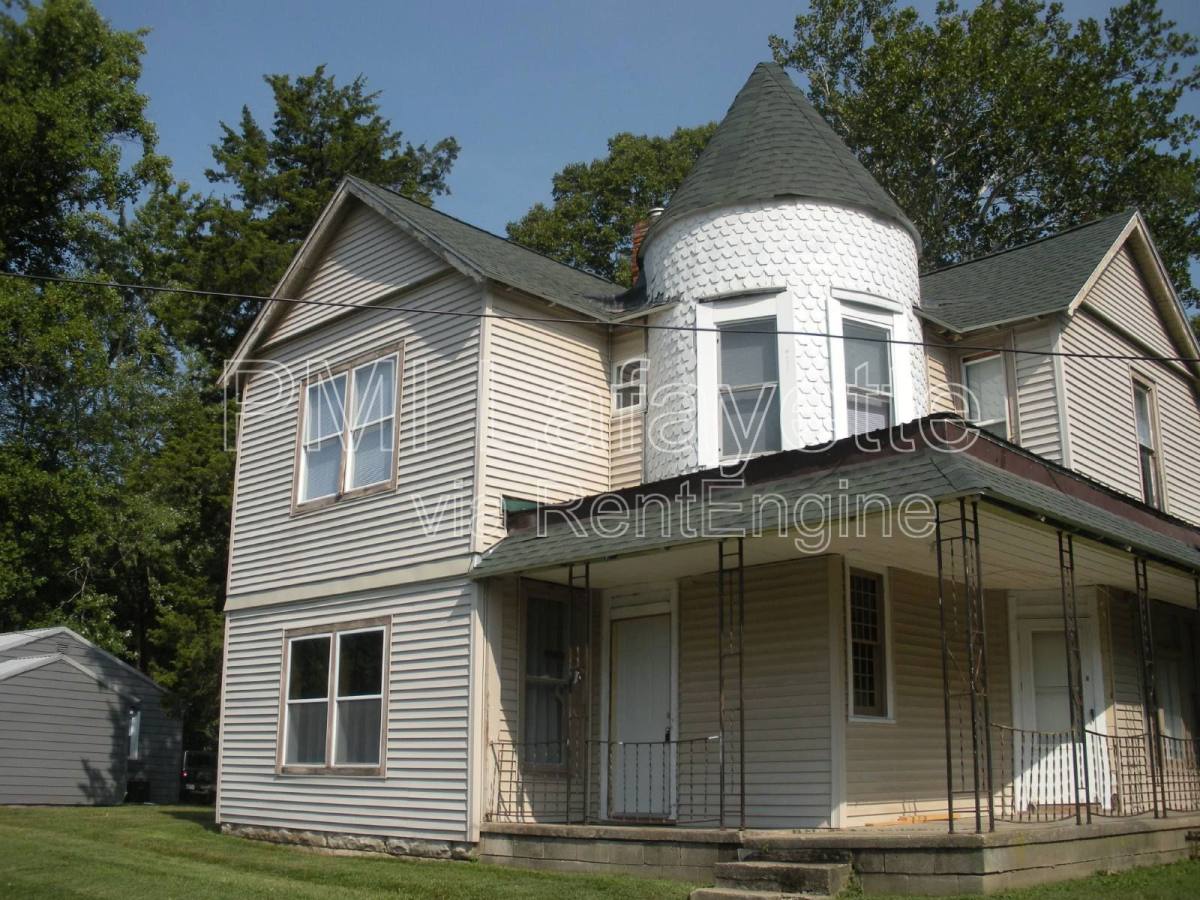 Apartment for rent at 120 W 3rd St #1, Williamsport, IN 47993