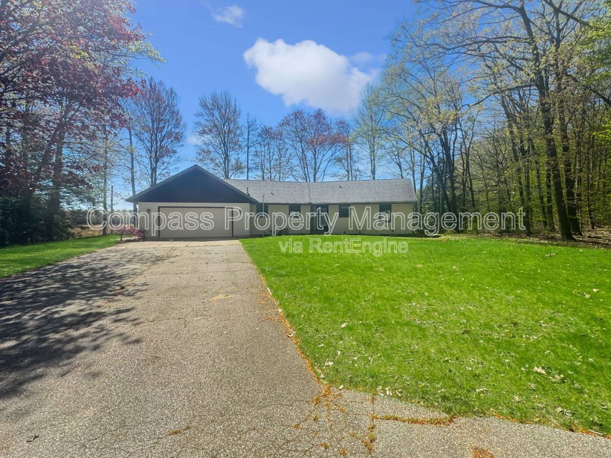 House for rent at 18325 W Spring Lake Rd, Spring Lake, MI 49456