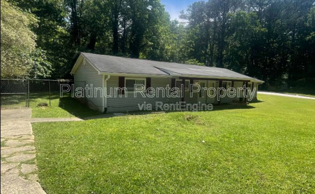 Townhouse for rent at 543 Springwood Dr, Forest Park, GA 30297