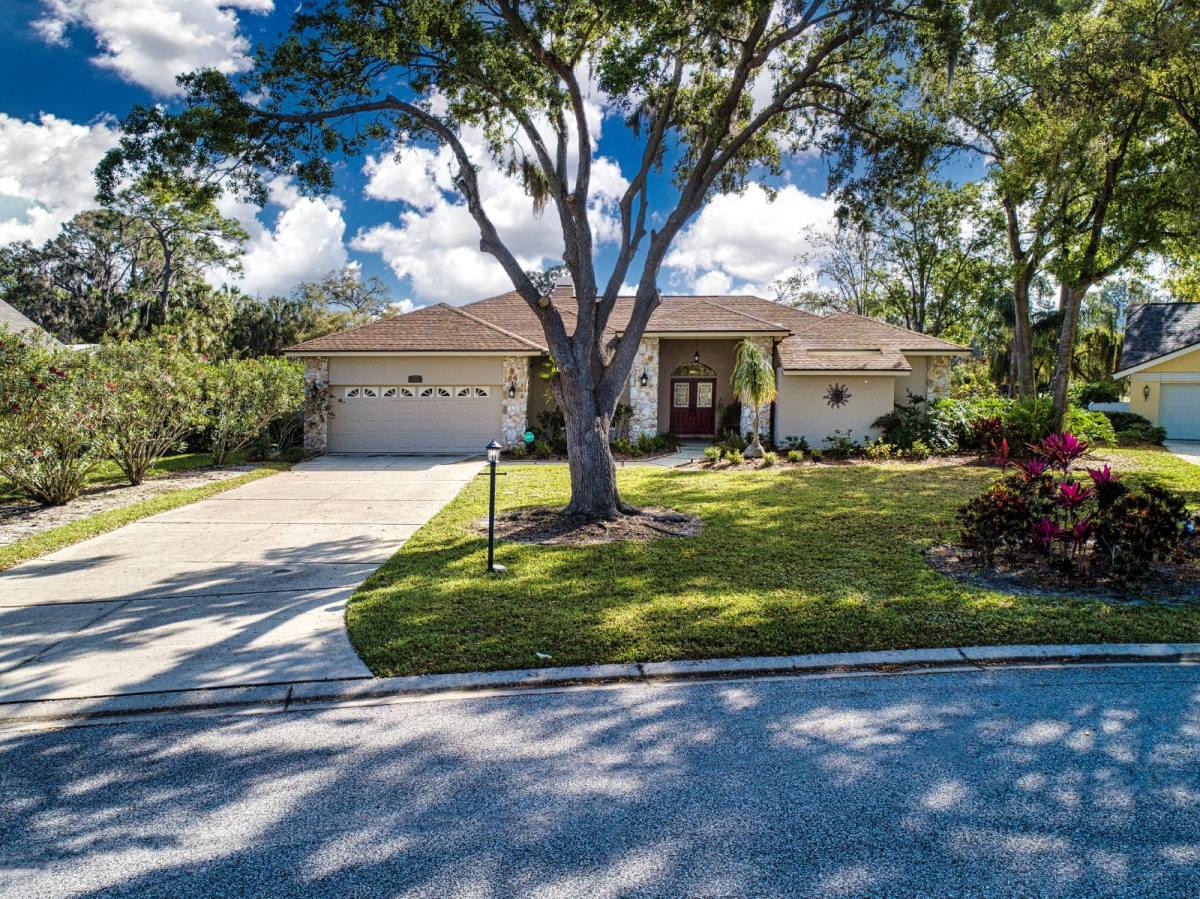 House for rent at 8122 Misty Oaks Blvd, Sarasota, FL 34243
