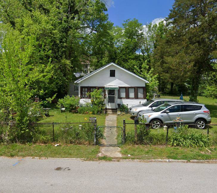 House for rent at 705 Siluria St, Harriman, TN 37748