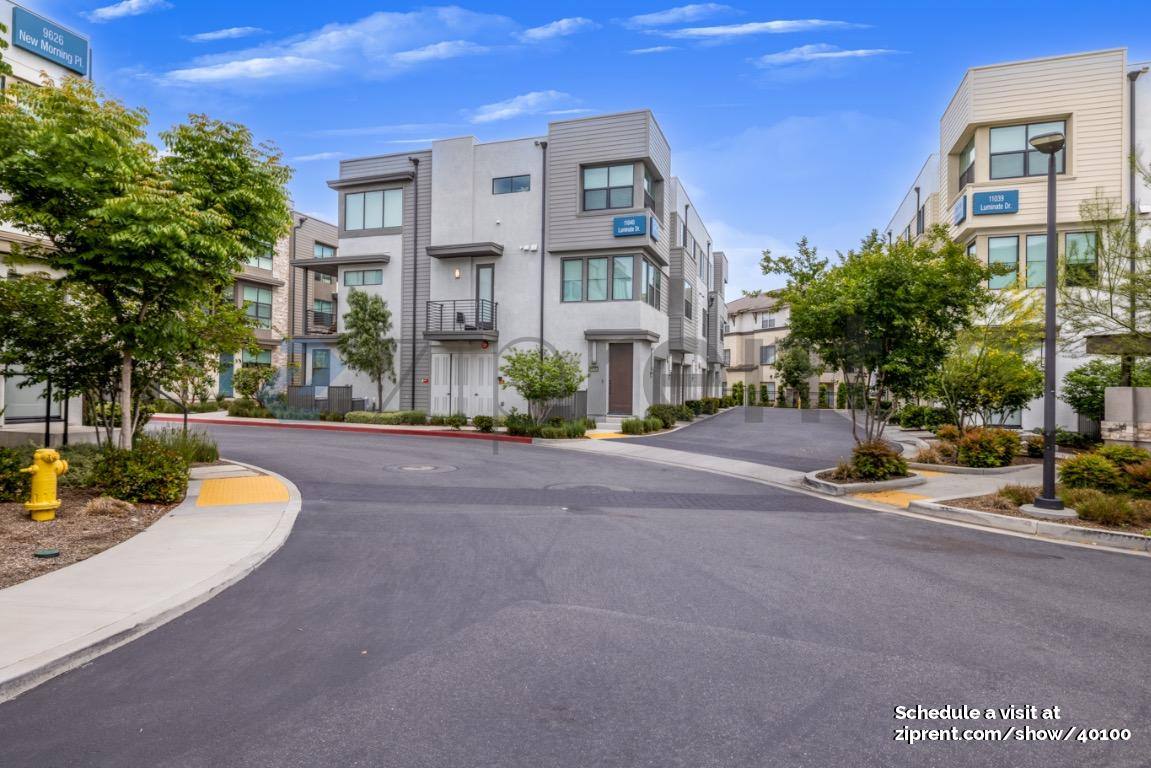 Townhouse for rent at 11048 Luminate Dr, Rancho Cucamonga, CA 91730