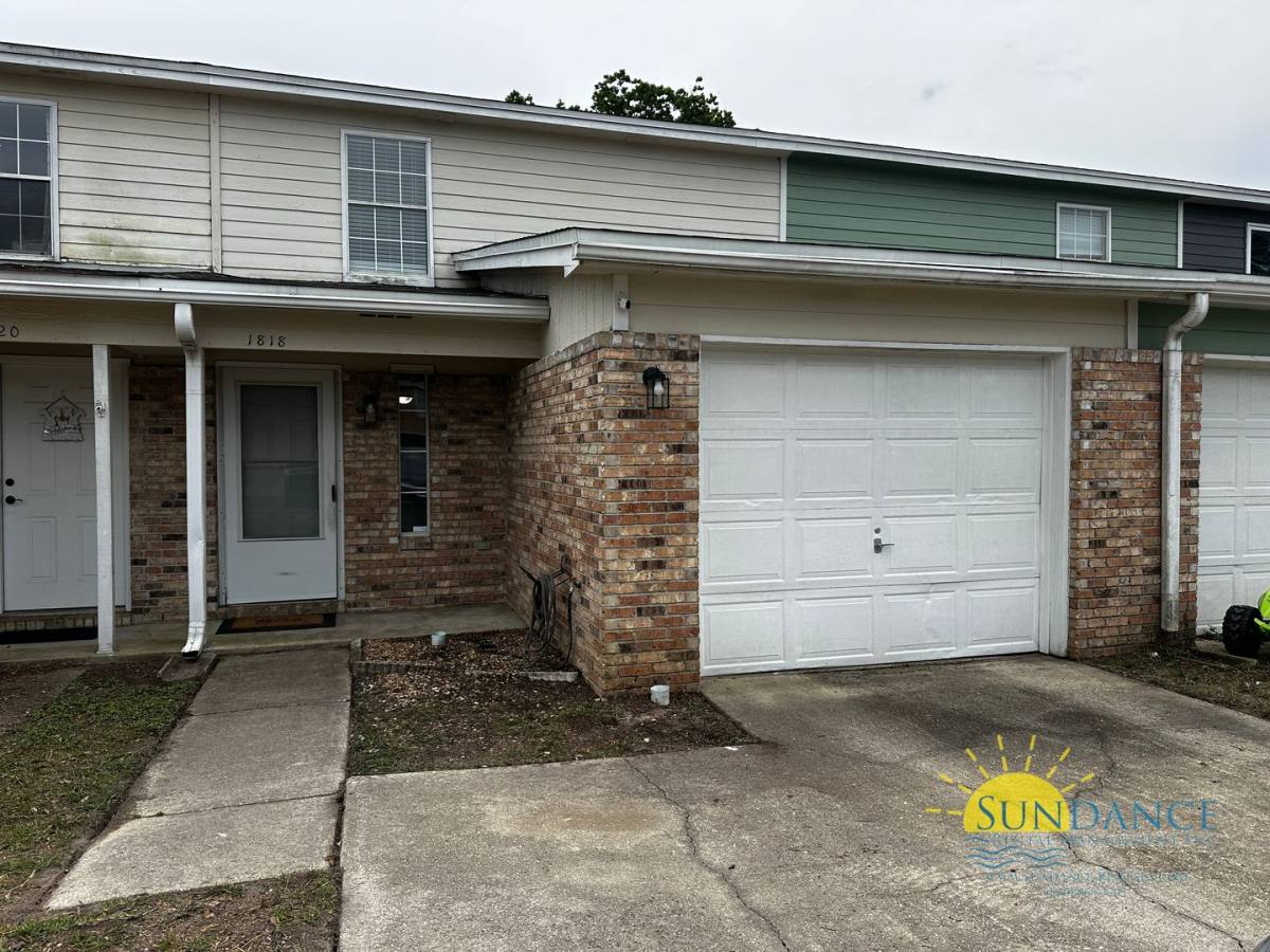 Townhouse for rent at 1818 Whispering Oaks Lane, Fort Walton Beach, FL 32547