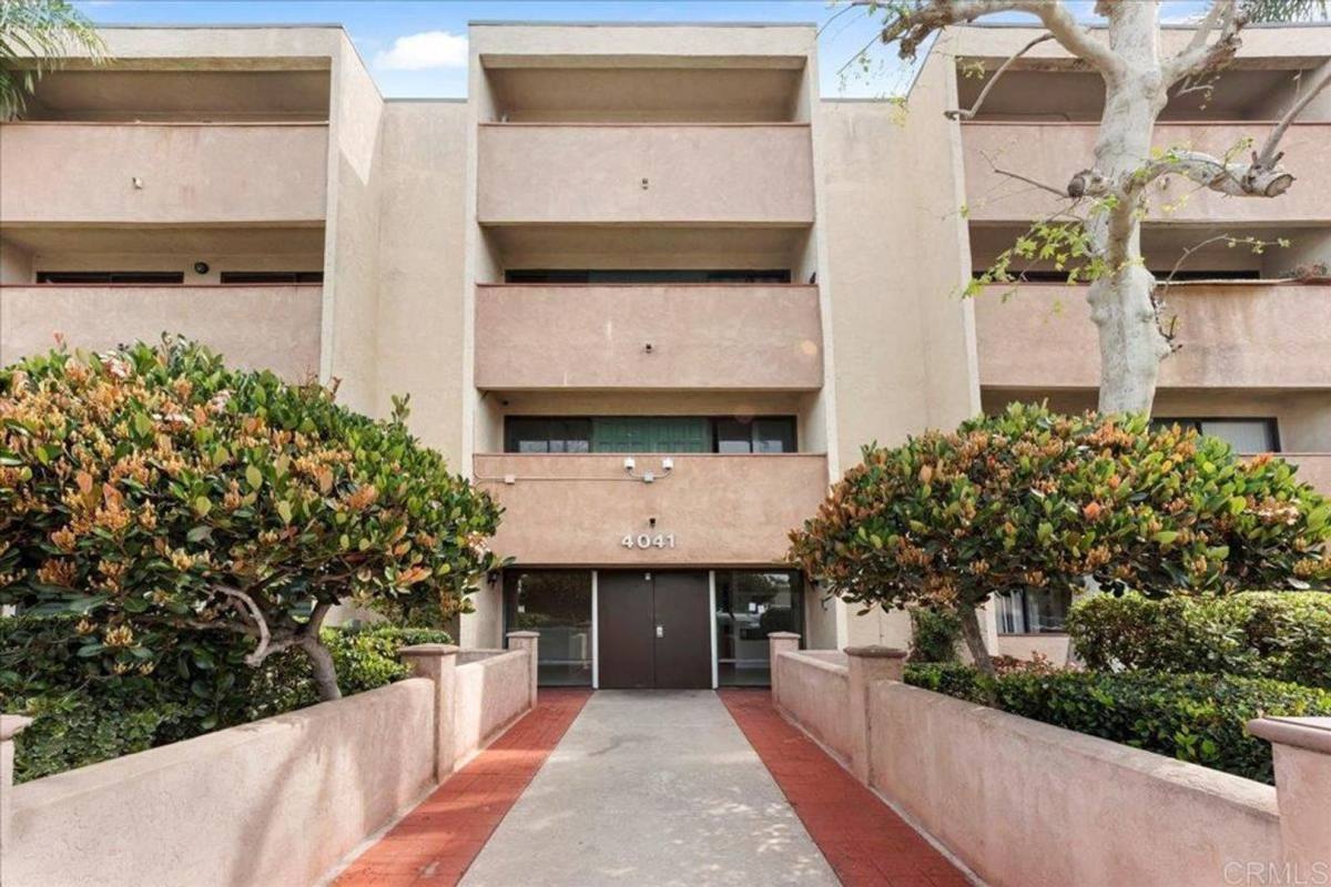 Condo for rent at 4041 Oakcrest Dr, San Diego, CA 92105