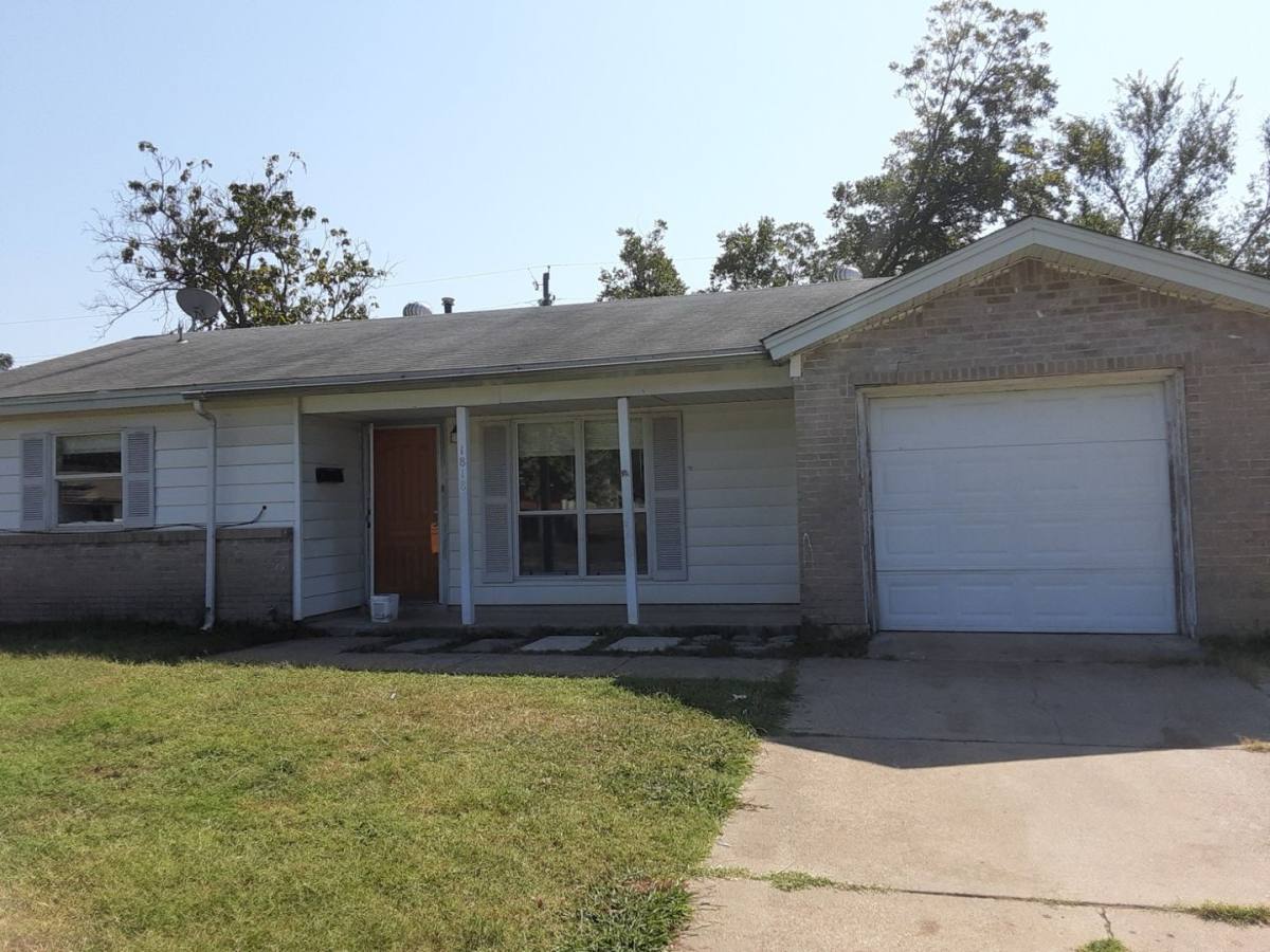 House for rent at 1818 Anderson St, Irving, TX 75062