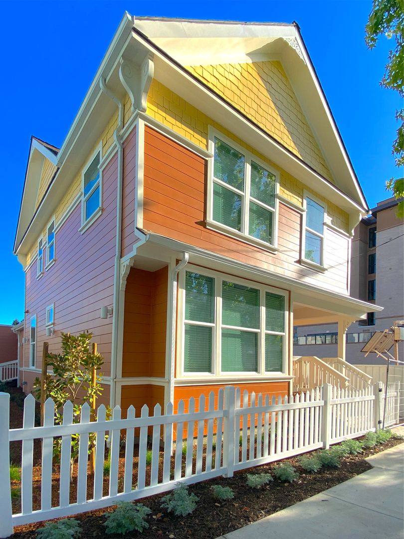 Apartment for rent at 2016 Dwight Way, Berkeley, CA 94704