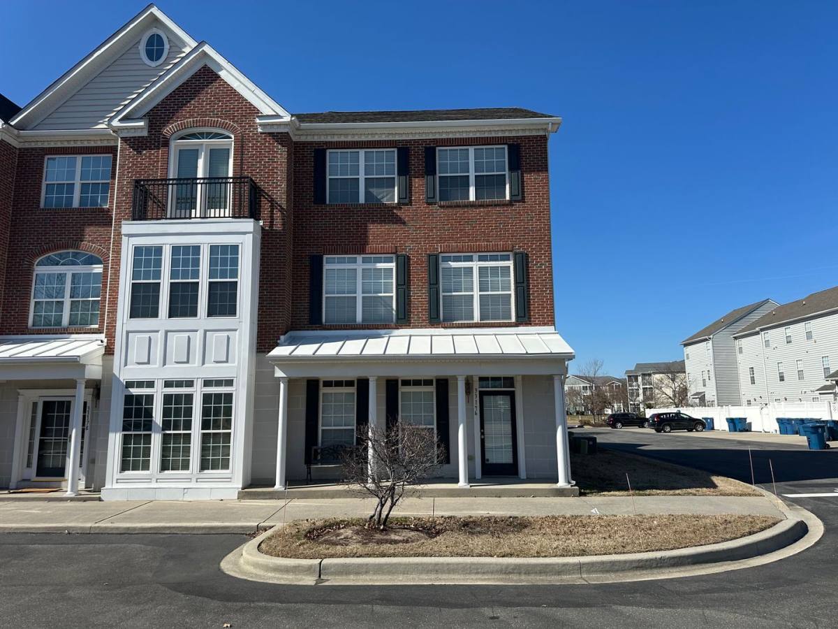 Townhouse for rent at 33176 Denton St, Lewes, DE 19958