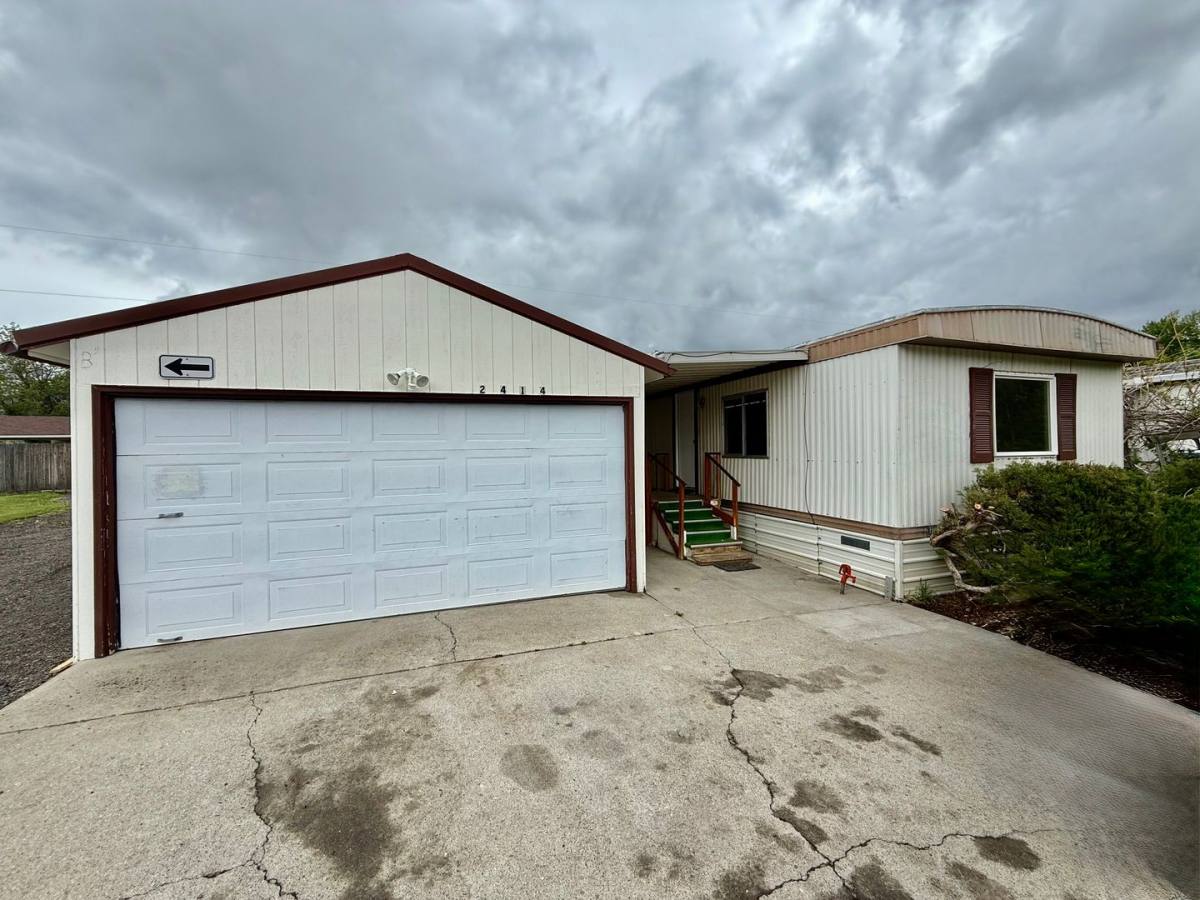 Apartment for rent at 2414 Empire Dr, La Grande, OR 97850