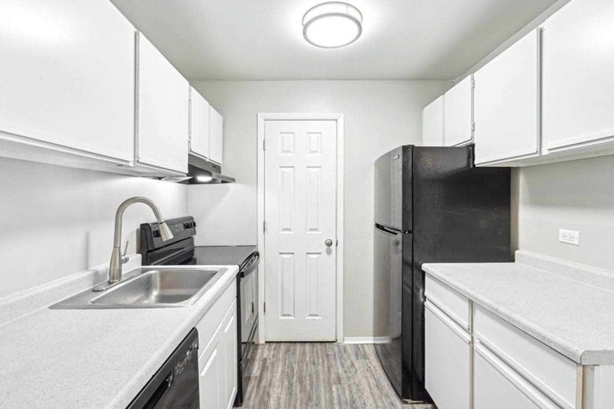 Apartment for rent at 3451 Sheridan Rd, Zion, IL 60099