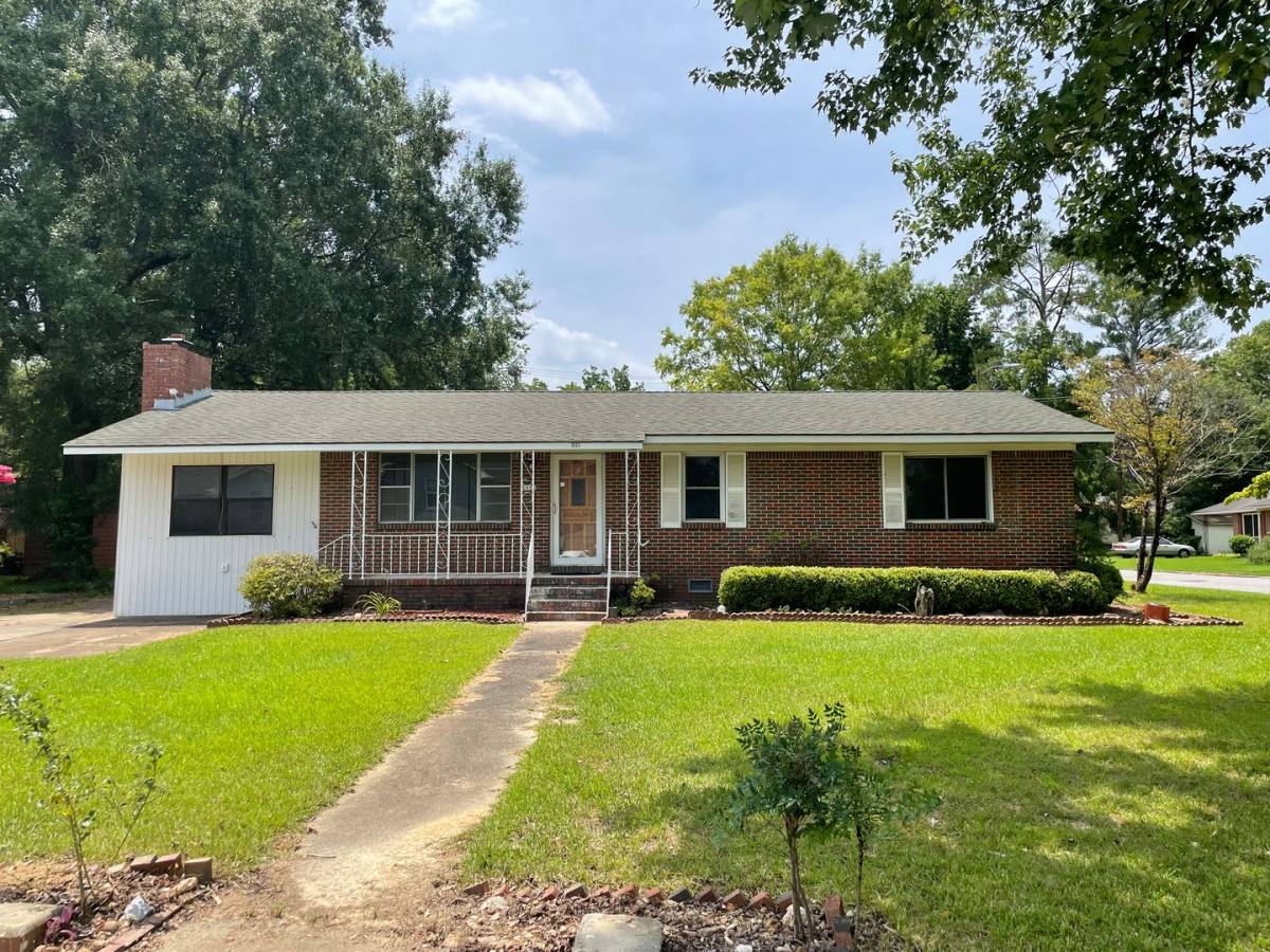 House for rent at 1111 W Hickory St, Sylacauga, AL 35150