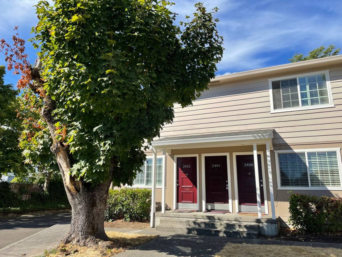 Townhouse for rent at 2402-2452 E 8th St, Vancouver, WA 98661