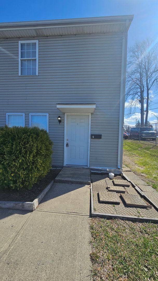 Apartment for rent at 1610 Chase St, Anderson, IN 46016