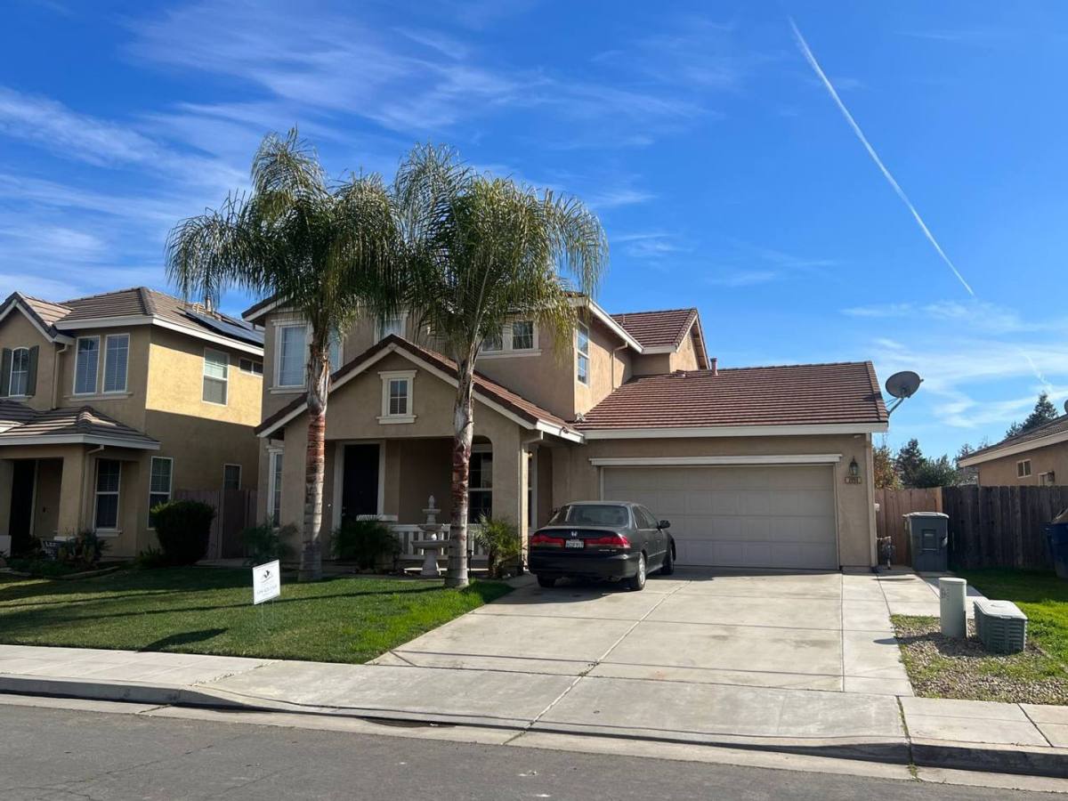 House for rent at 2055 Lime Ave, Madera, CA 93637