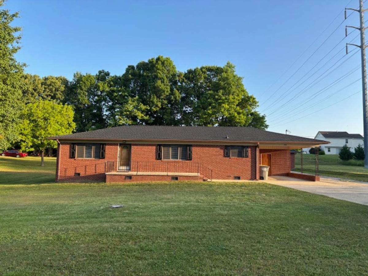 House for rent at 208 Easy St, Concord, NC 28027