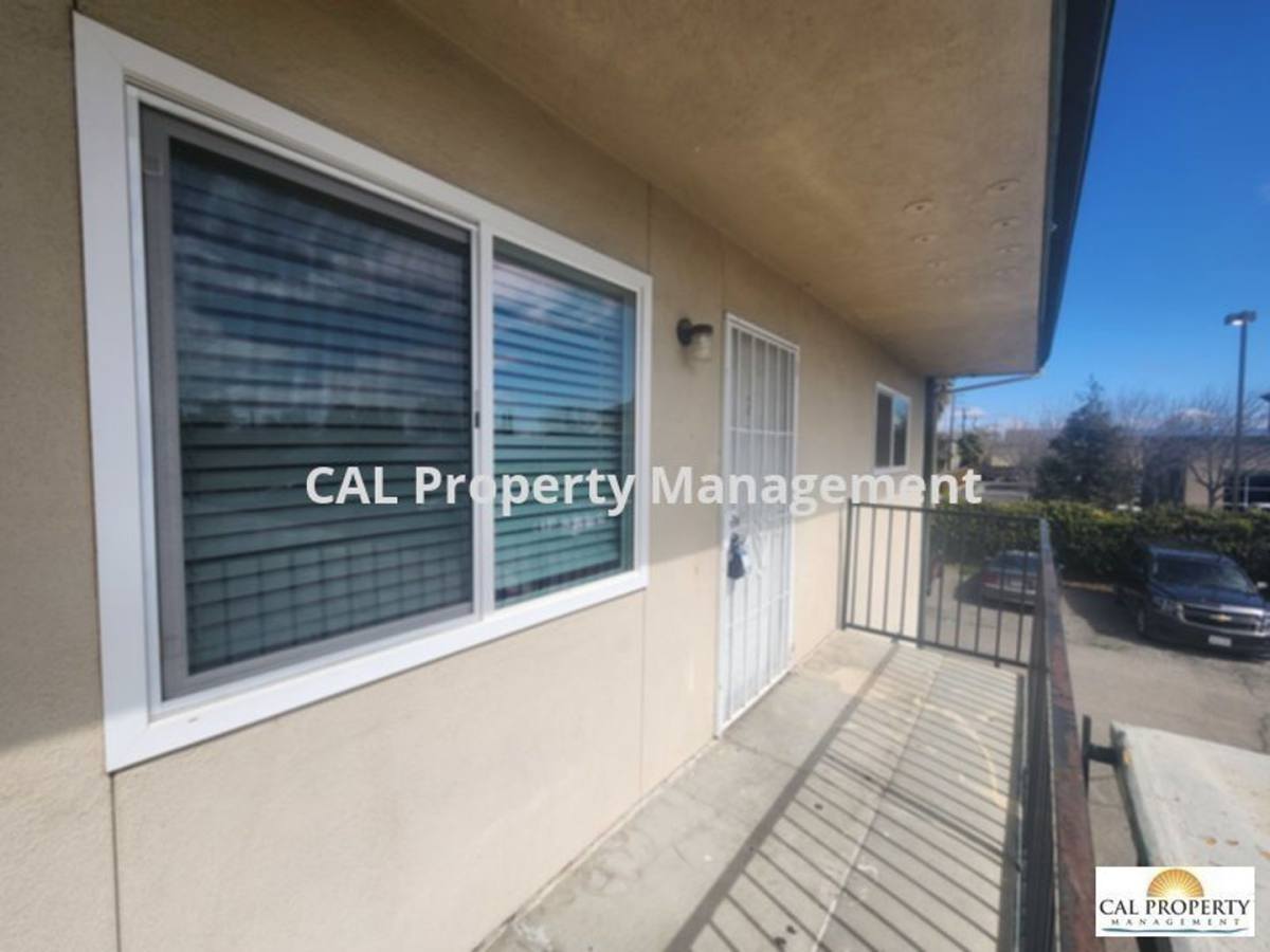 Apartment for rent at 938 Illinois Ave, Los Banos, CA 93635