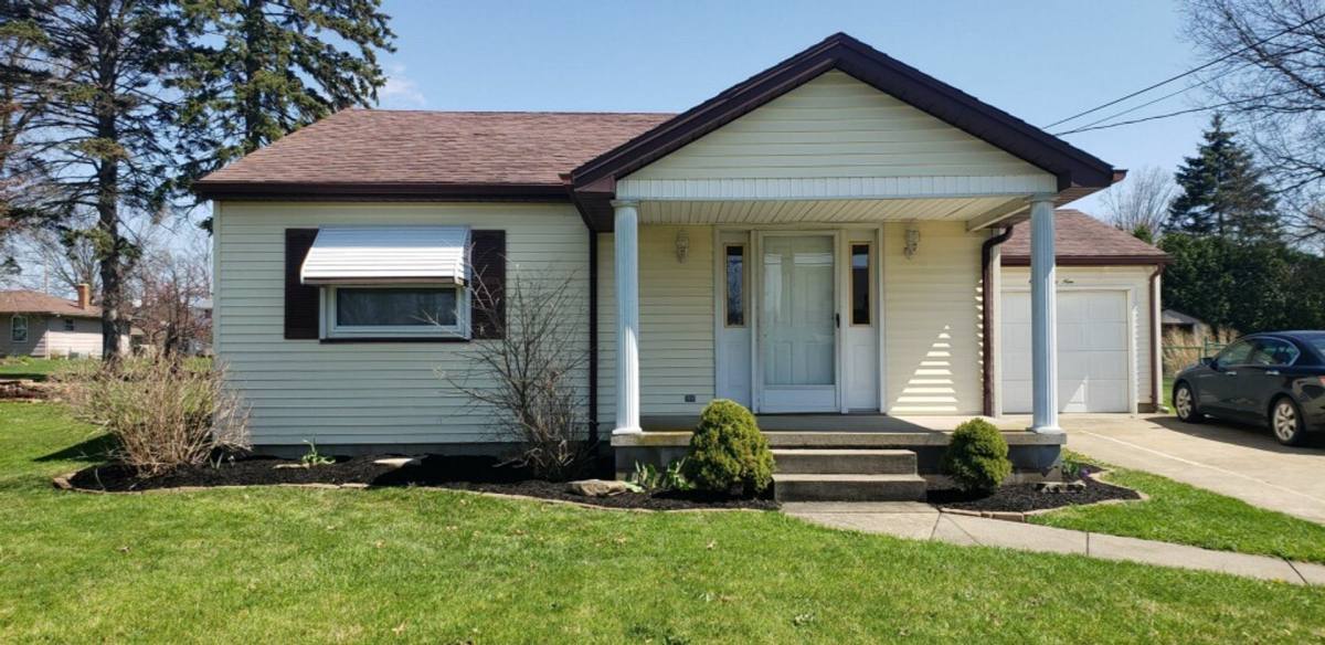 House for rent at 869 Shannon Rd, Girard, OH 44420