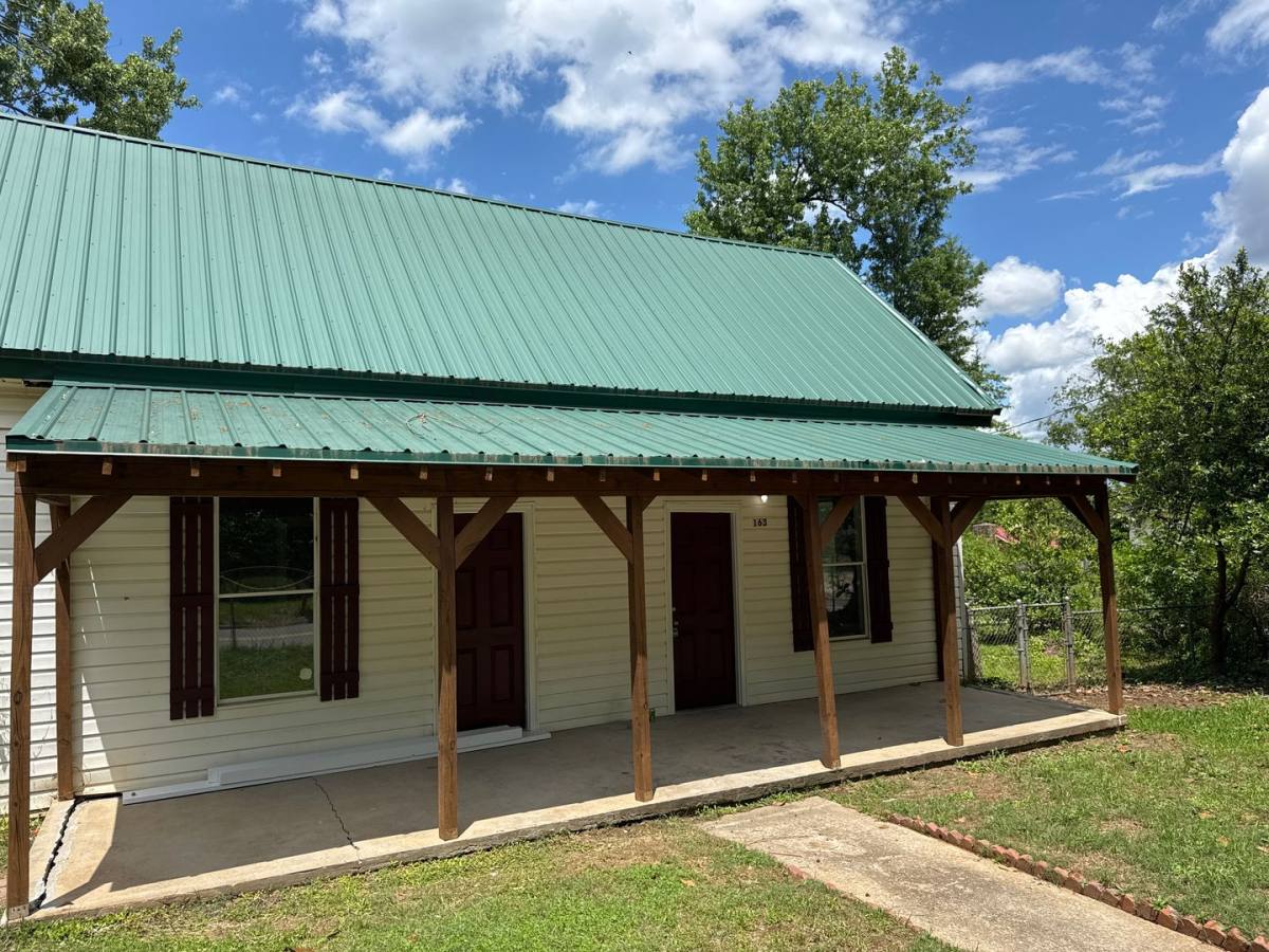 House for rent at 163 Poplar St, Griffin, GA 30223