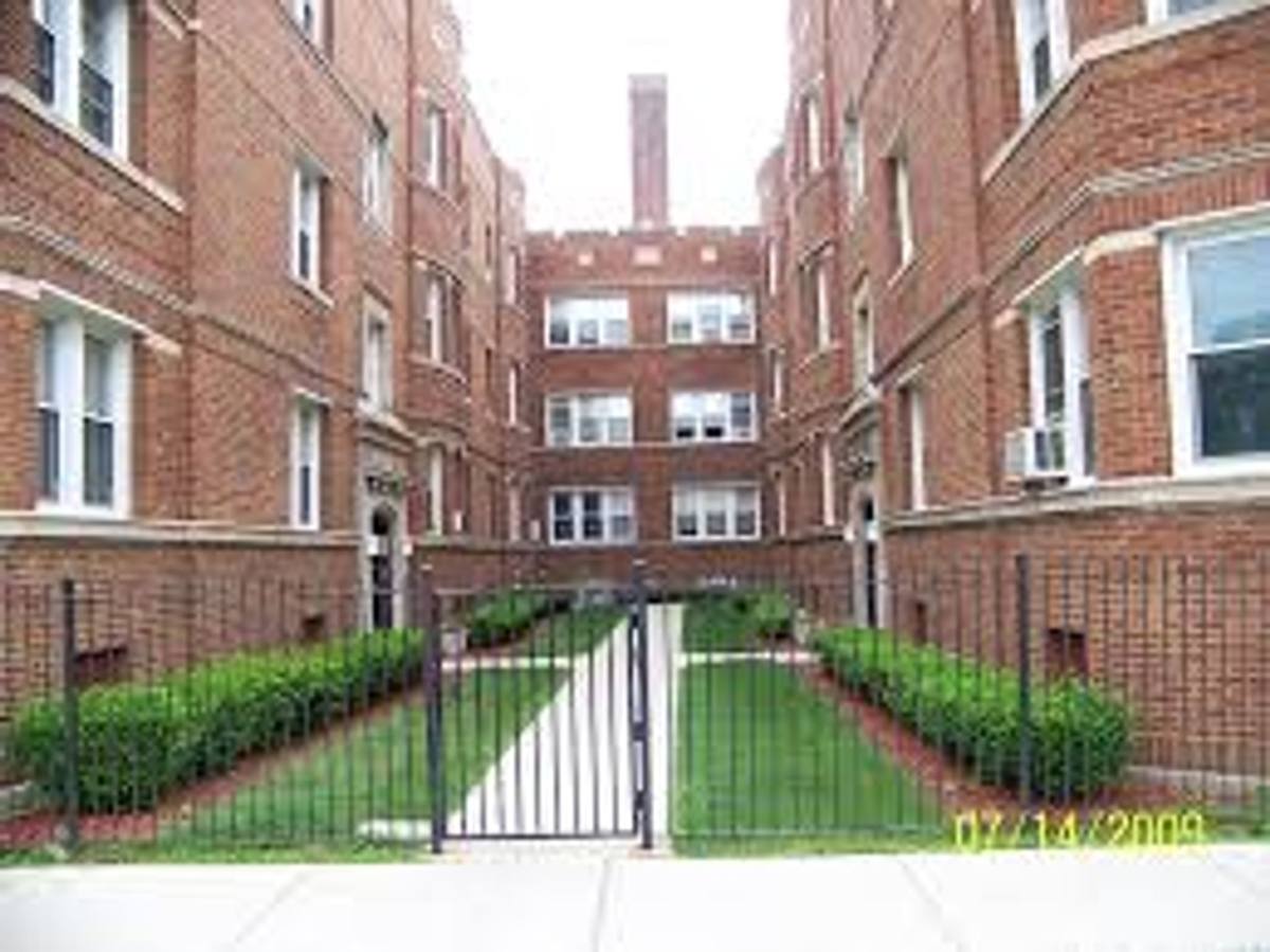 Apartment for rent at 8705-11 S Morgan St, Chicago, IL 60620