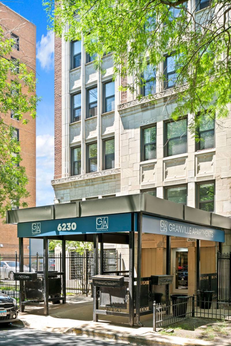 Apartment for rent at 6230 N Kenmore, Chicago, IL 60660