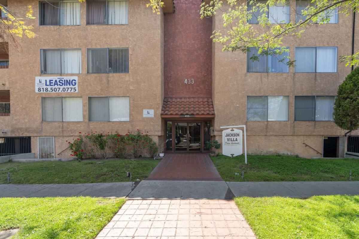 Apartment for rent at 433 N Jackson St, Glendale, CA 91206