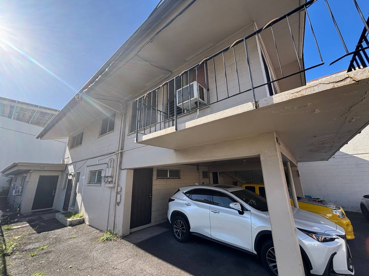 Apartment for rent at 1018 Hoawa Lane, Honolulu, HI 96826