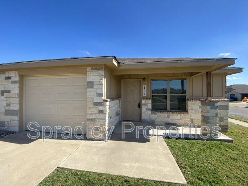 Townhouse for rent at 1577 Kal Court, Belton, TX 76513