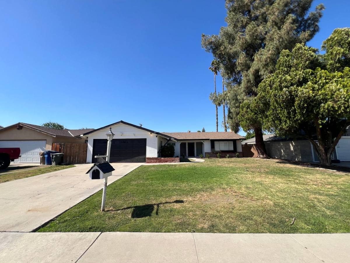 House for rent at 3912 Madrid Ave, Bakersfield, CA 93309