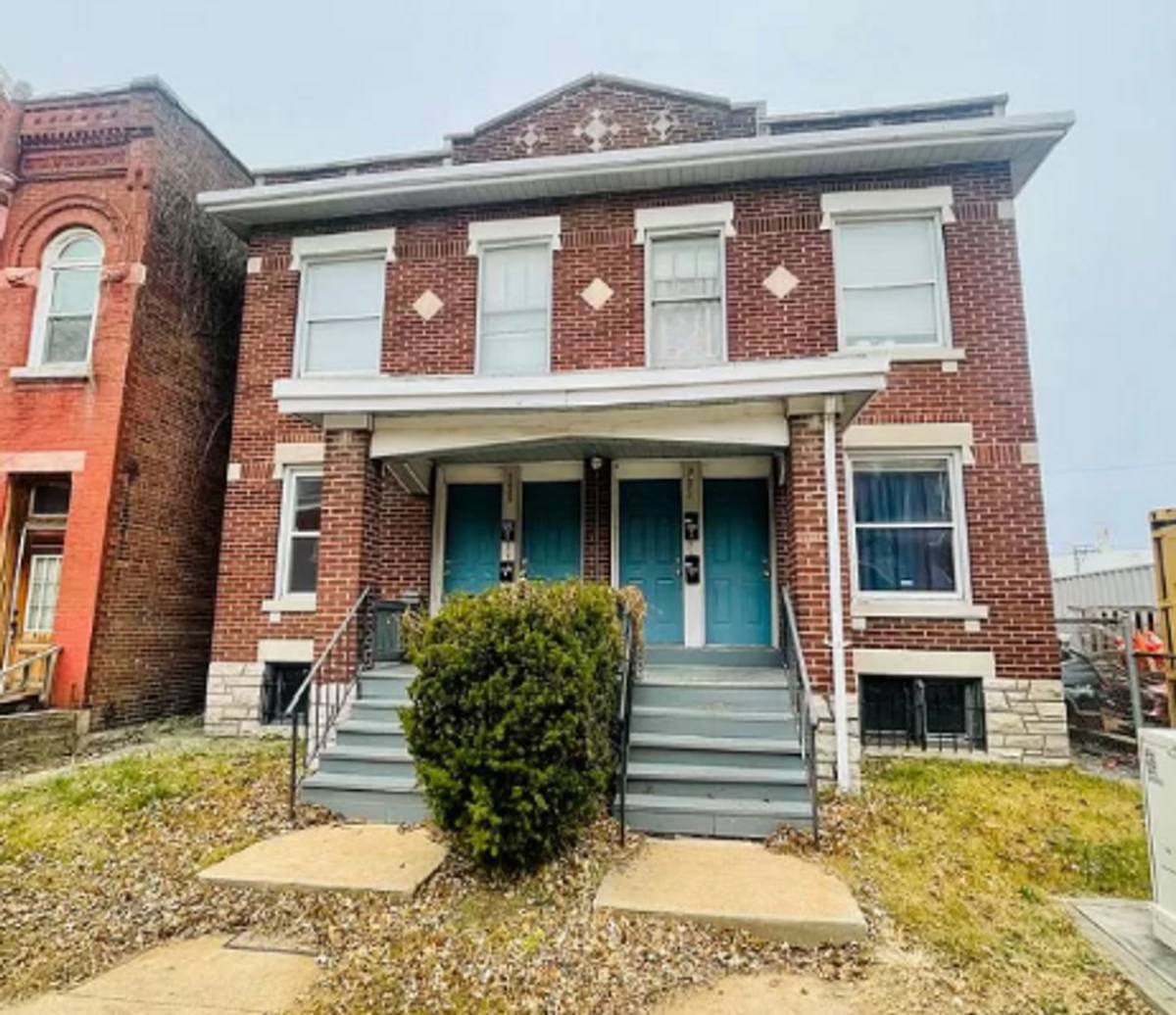 Apartment for rent at 2623 Indiana Ave, Saint Louis, MO 63118
