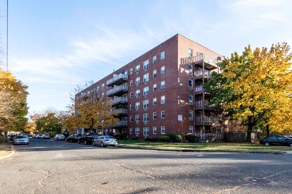 Apartment for rent at 21 Oak Terrace, Somerville, NJ 08876