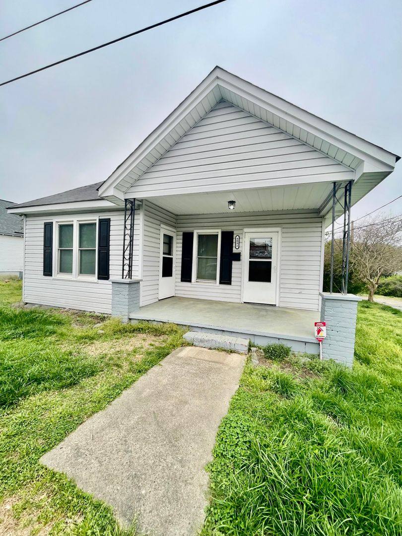 House for rent at 409 Apple St, Gastonia, NC 28054