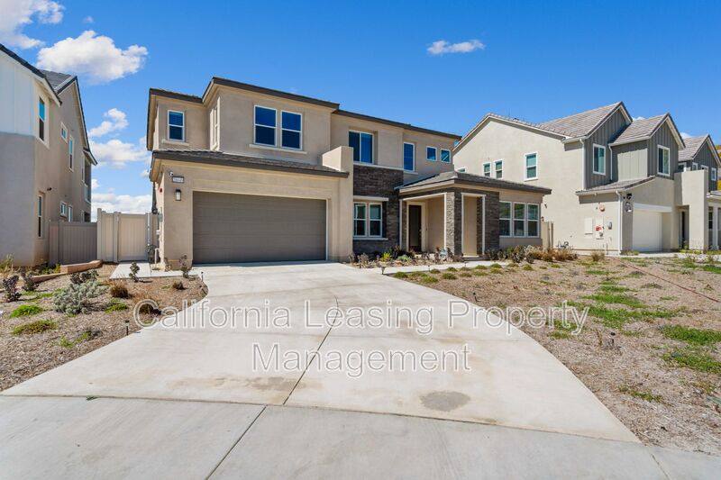 House for rent at 28649 Windbreak Terrace, Santa Clarita, CA 91350