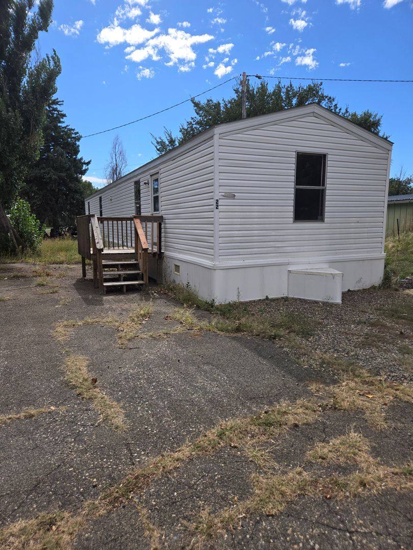 Apartment for rent at 900 Alberts Dr, Miles City, MT 59301