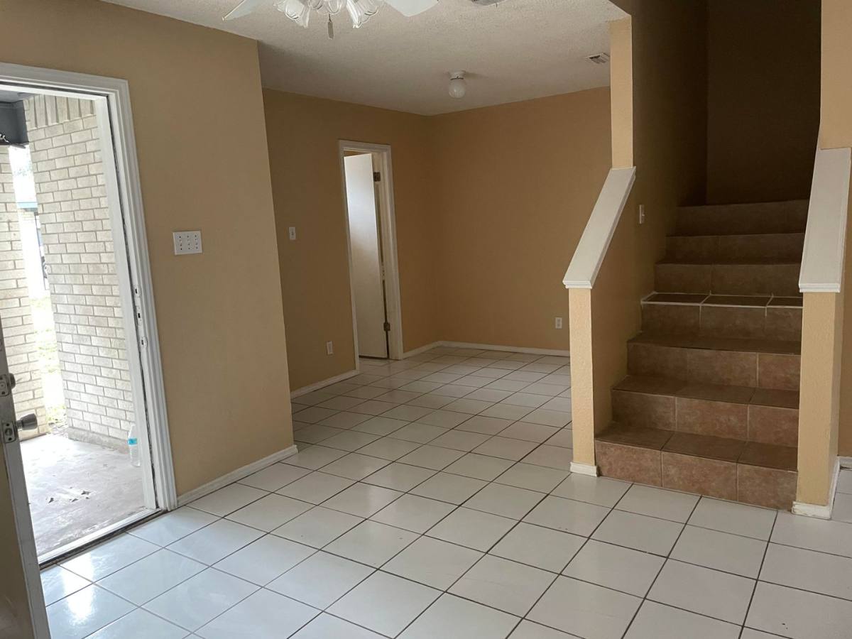 Apartment for rent at 900 W Cherokee Ave, Pharr, TX 78577